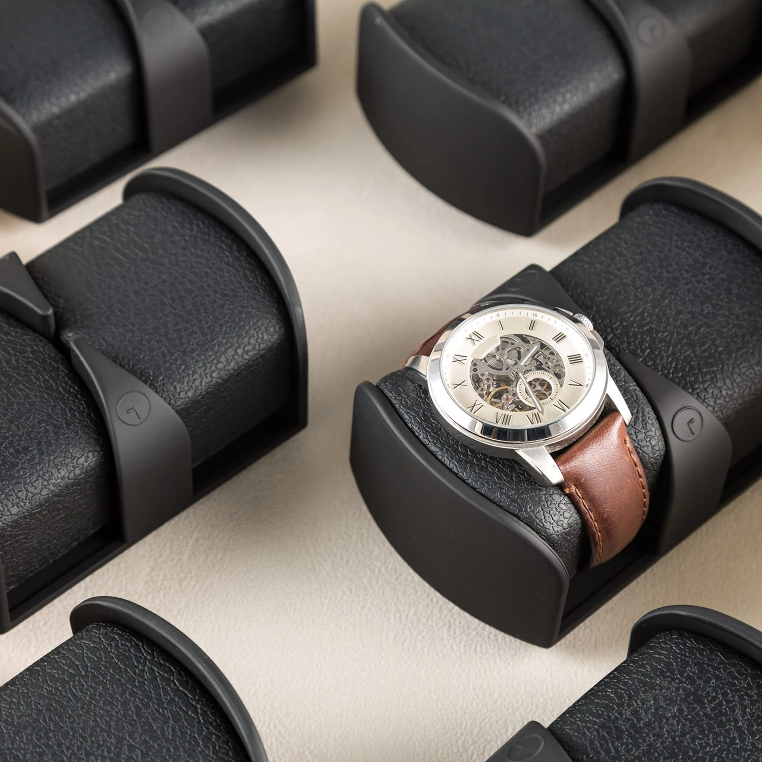 Klingenthal Uhrenbeweger Rechts-Links-Lauf Bis 2200U/d 12 Uhren RGB-LED Touch Abschließbar – Bild 7